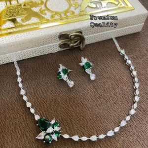 Green Floral Pendant Necklace