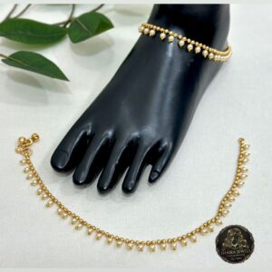 Gold-toned beaded fringe anklet: