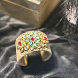 Traditional Antique Gold Textured Wide Openable Kada