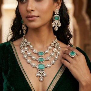 Antique Gold 3-Layer Kundan Haar Necklace Set with Earrings