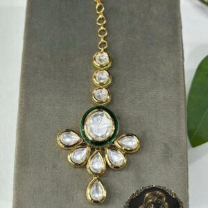 Teardrop Kundan Maang Tikka